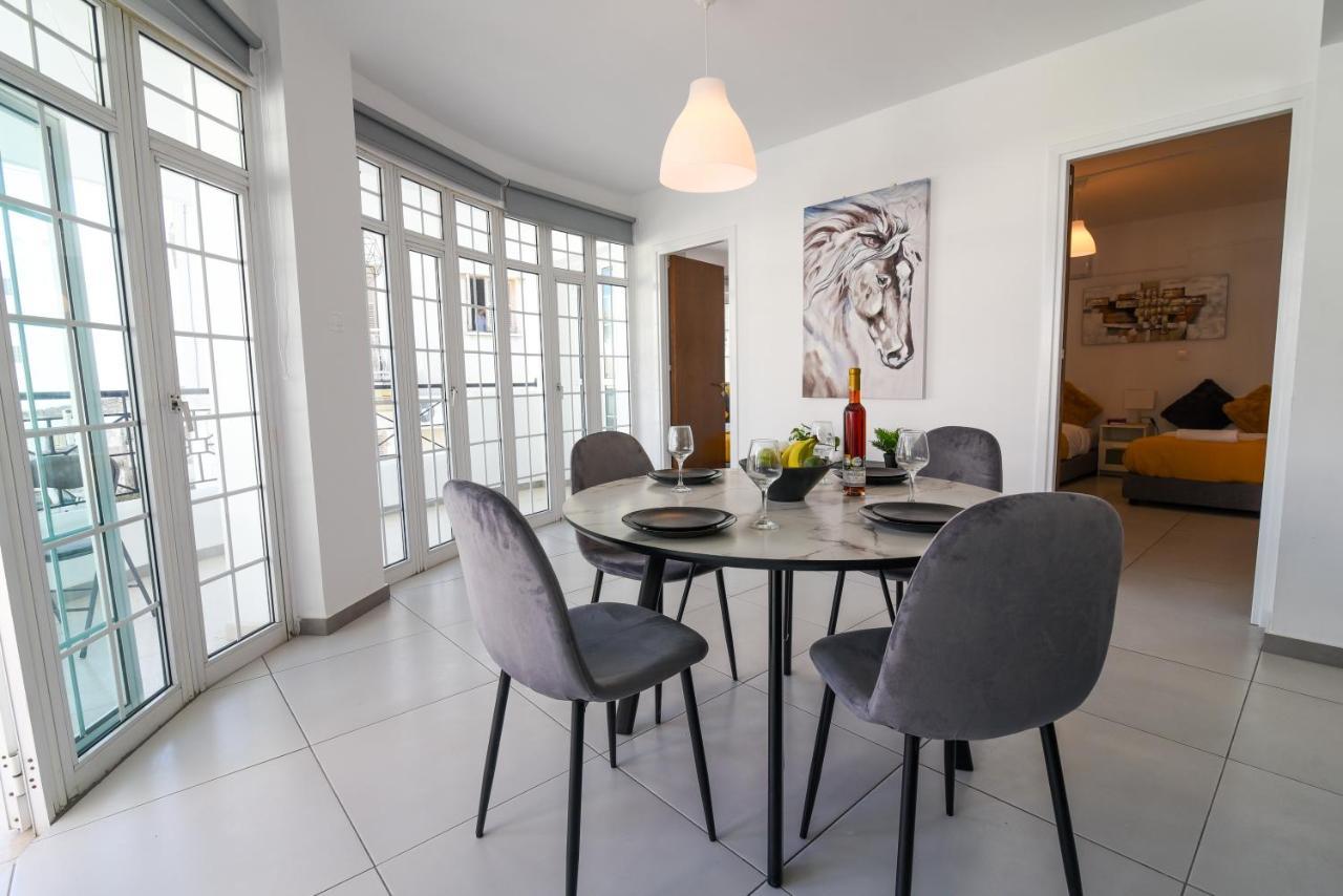 Jana's 2-br In Apartment *