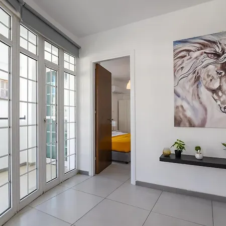 Jana'S 2-Br Apartment In Larnaca Exterior photo